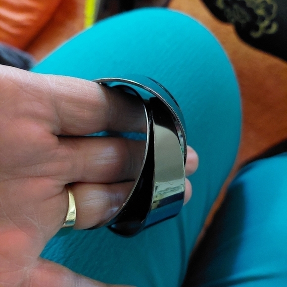 Vintage* Geometric Ribbon Cuff Bracelet - Picture 3 of 5